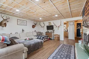 402 3rd St, Wallowa, OR 97885 - Photo 6