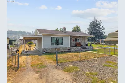 402 3rd St, Wallowa, OR 97885 - Photo 1