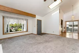 10852 SW 65th Ave, Portland, OR 97219 - Photo 4
