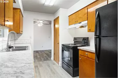18411 SE Ivon Ct, Gresham, OR 97030 - Photo 18