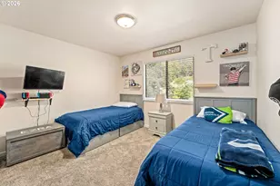 1093 NE Hillcrest Dr, Grants Pass, OR 97526 - Photo 16