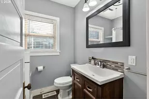 8028 SE Taylor St, Portland, OR 97215 - Photo 18