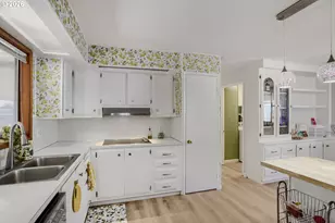 11524 SW Royal Villa Dr, Tigard, OR 97224 - Photo 6