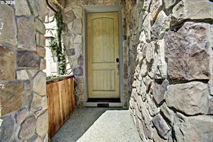 13197 SW Bedford St, Tigard, OR 97224 - Photo 2