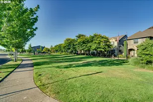 29276 SW Costa Cir E, Wilsonville, OR 97070 - Photo 2