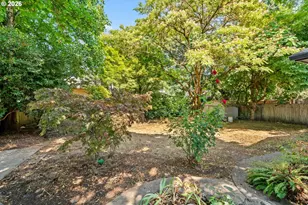 805 Kelly Ln, Eugene, OR 97404 - Photo 34