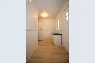 125 W 11th St, Florence, OR 97439 - Photo 32