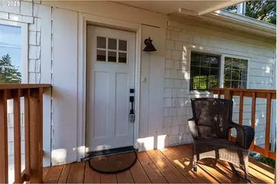 125 W 11th St, Florence, OR 97439 - Photo 38