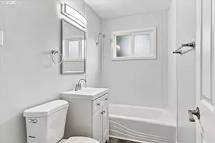 1009 SE 113th Ave, Portland, OR 97216 - Photo 18