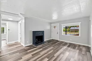 1009 SE 113th Ave, Portland, OR 97216 - Photo 6
