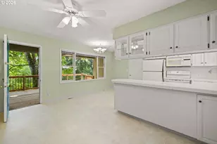 7530 SW Cherry Dr, Portland, OR 97223 - Photo 6