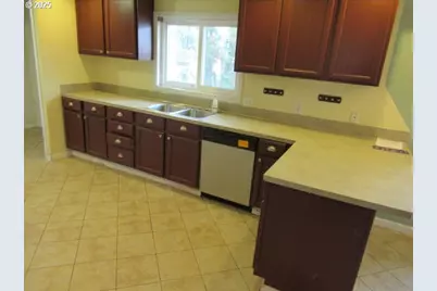 341 SW Madison St, Sheridan, OR 97378 - Photo 8