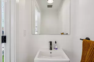 150 N Buffalo St, Portland, OR 97217 - Photo 14