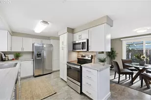 381 Marion Ln, Eugene, OR 97404 - Photo 8