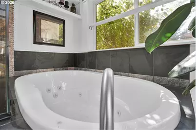 12030 NE Russell St, Portland, OR 97220 - Photo 14