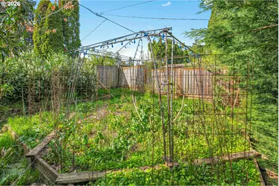 12030 NE Russell St, Portland, OR 97220 - Photo 22