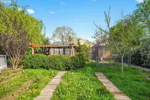 12030 NE Russell St, Portland, OR 97220 - Photo 20