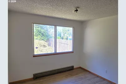512 S Howard St, Newberg, OR 97132 - Photo 4