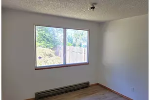 512 S Howard St, Newberg, OR 97132 - Photo 4