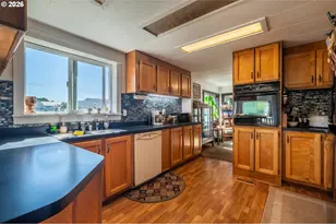 775 10th St SE, Bandon, OR 97411 - Photo 18
