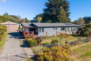 775 10th St SE, Bandon, OR 97411 - Photo 2