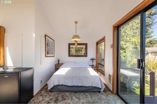 775 10th St SE, Bandon, OR 97411 - Photo 22