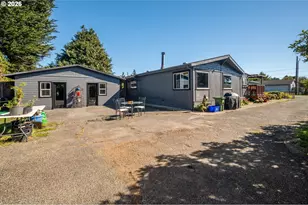 775 10th St SE, Bandon, OR 97411 - Photo 32