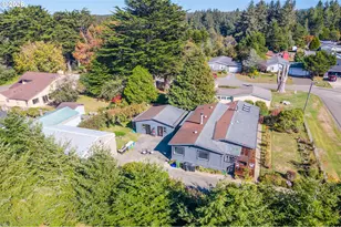 775 10th St SE, Bandon, OR 97411 - Photo 44