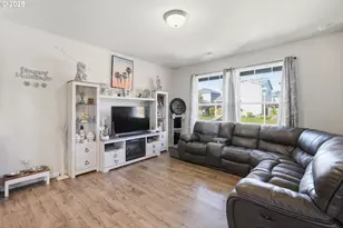 2293 SE 15th Alley, Gresham, OR 97080 - Photo 2