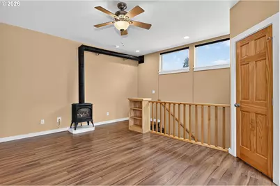 1404 May St, Hood River, OR 97031 - Photo 8