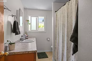 2157 Myrtle Ave, Coos Bay, OR 97420 - Photo 18