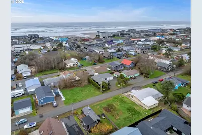 172 S Dolphin St, Rockaway Beach, OR 97136 - Photo 10