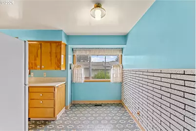1136 SE 146th Ave, Portland, OR 97233 - Photo 12