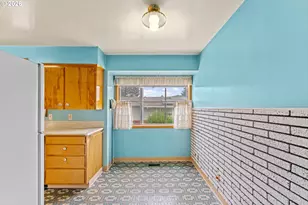 1136 SE 146th Ave, Portland, OR 97233 - Photo 12