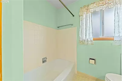 1136 SE 146th Ave, Portland, OR 97233 - Photo 20
