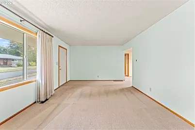 1136 SE 146th Ave, Portland, OR 97233 - Photo 6