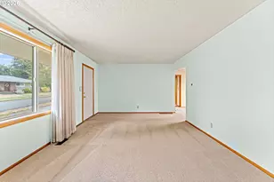 1136 SE 146th Ave, Portland, OR 97233 - Photo 6