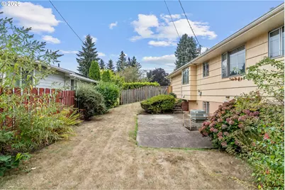 1136 SE 146th Ave, Portland, OR 97233 - Photo 30