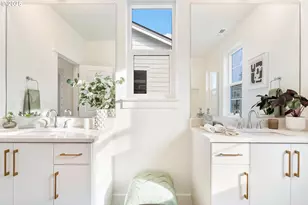 16047 NW Holman Wy, Portland, OR 97229 - Photo 20