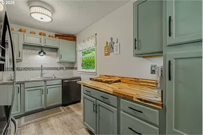 200 SE Evelyn Ave, Gresham, OR 97080 - Photo 14