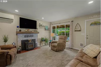 200 SE Evelyn Ave, Gresham, OR 97080 - Photo 8