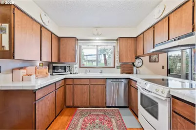 1008 16th Pl, Kelso, WA 98626 - Photo 10