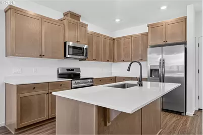 1034 Drake Ln, Woodburn, OR 97071 - Photo 10