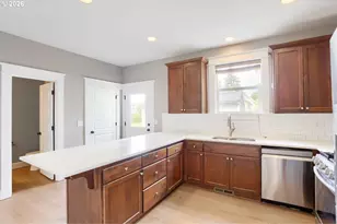 7604 N Washburne Ave, Portland, OR 97217 - Photo 14