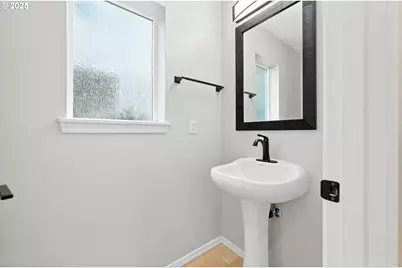 1143 SE Bianca St, Hillsboro, OR 97123 - Photo 18