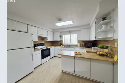 894 E 35th Ave, Eugene, OR 97405 - Photo 12