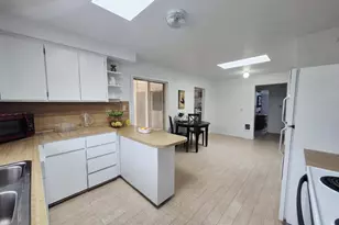 894 E 35th Ave, Eugene, OR 97405 - Photo 14