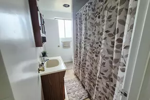 894 E 35th Ave, Eugene, OR 97405 - Photo 10