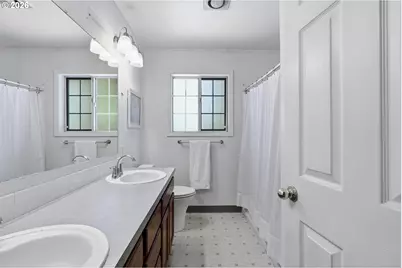 2712 SE Lakewood Dr, Milwaukie, OR 97222 - Photo 18