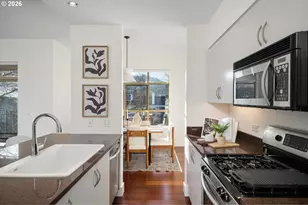 1930 NW Irving St NW, Portland, OR 97209 - Photo 14